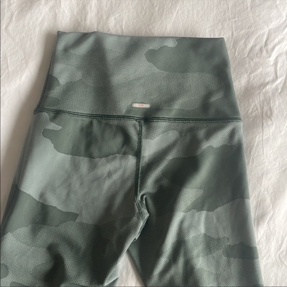 Aerie Seamless Camo Leggings - Picture 5 of 5